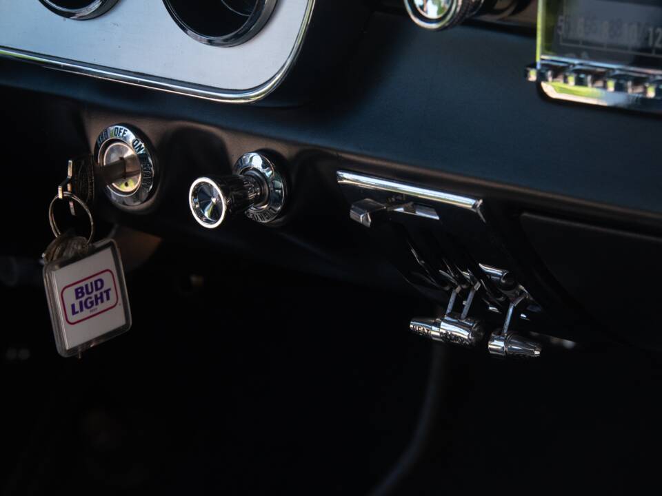 Image 38/54 of Ford Shelby GT 350 (1965)