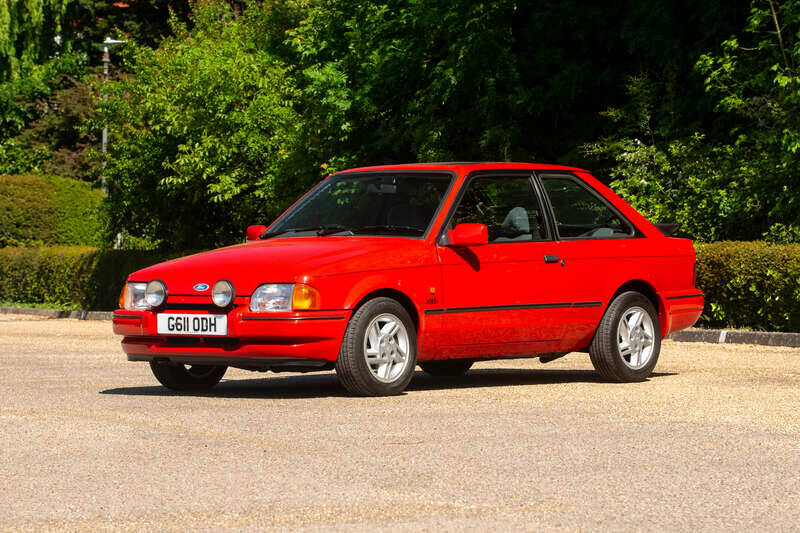Image 19/50 of Ford Escort IV XR3i (1989)