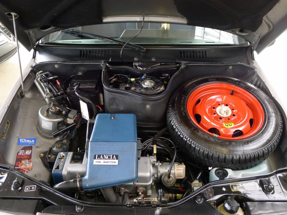 Bild 16/39 von Lancia Y10 LX I.E. (1991)