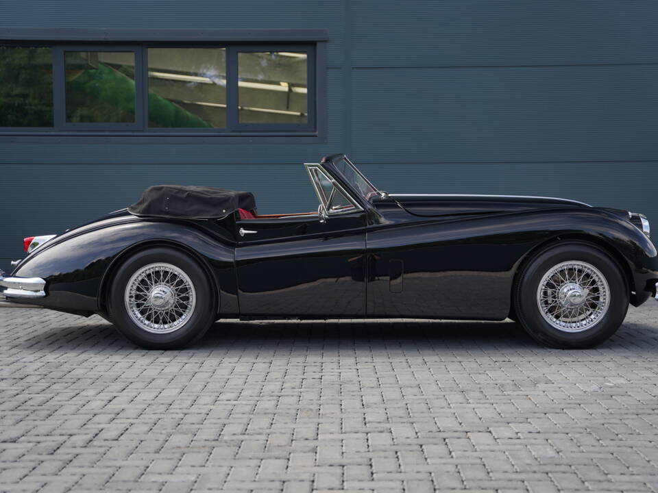 Image 3/50 of Jaguar XK 140 DHC (1956)