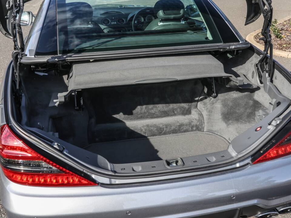 Afbeelding 25/47 van Mercedes-Benz SL 63 AMG (2008)