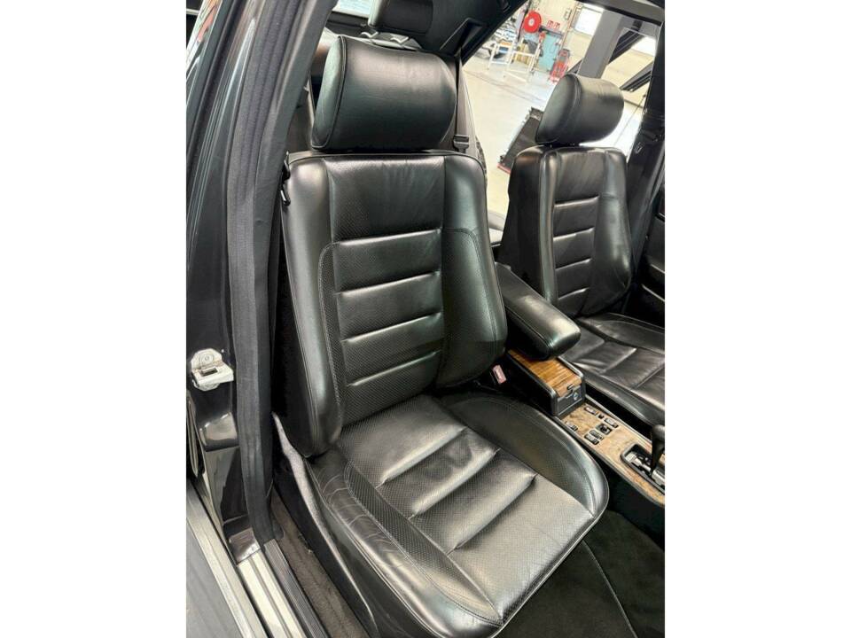 Bild 21/36 von Mercedes-Benz 500 E (1991)