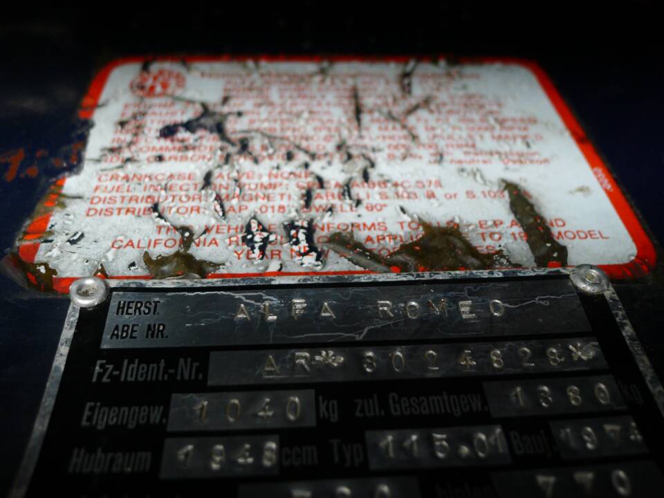 Image 15/42 of Alfa Romeo 2000 GT Veloce (1975)