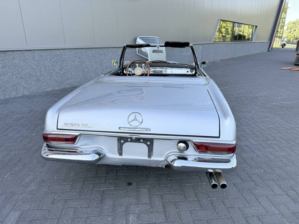 Image 11/36 of Mercedes-Benz 230 SL (1965)