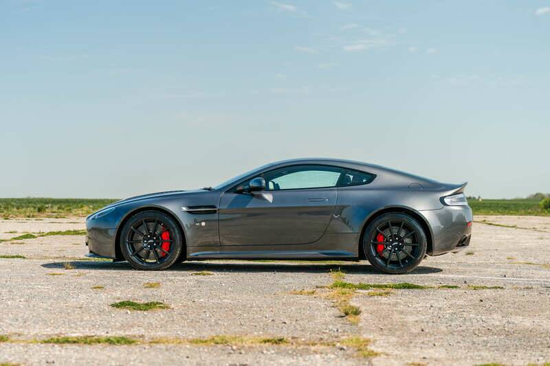 Image 6/50 de Aston Martin V12 Vantage S (2016)