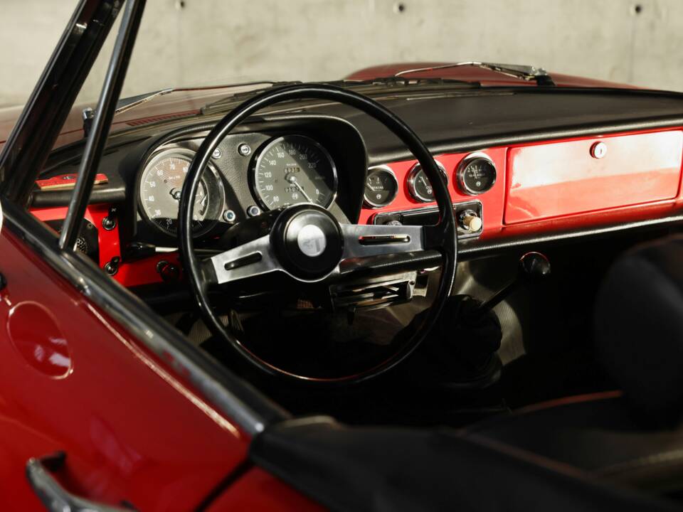 Immagine 25/47 di Alfa Romeo 1300 Spider Junior (1969)