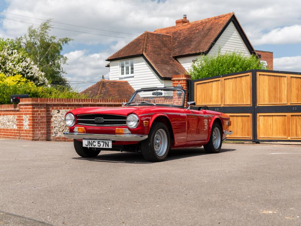 Immagine 39/50 di Triumph TR 6 (1975)