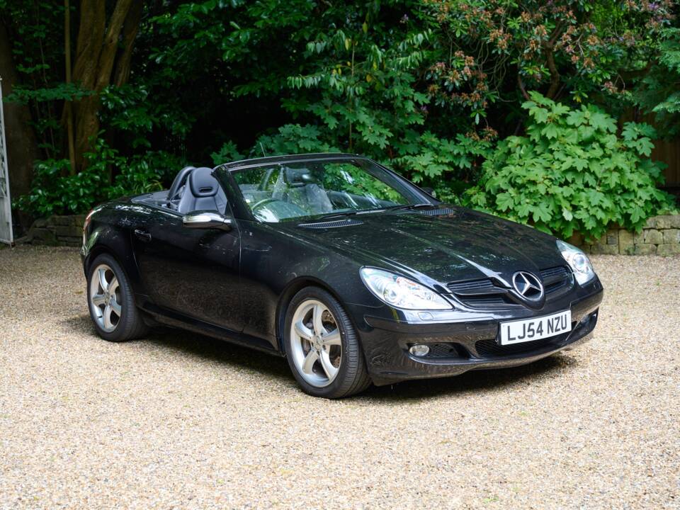 Image 7/50 of Mercedes-Benz SLK 350 (2004)