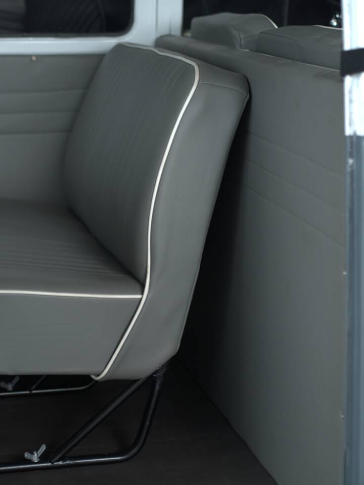 Bild 44/49 von Volkswagen T1 Brasil 1.6 (1970)