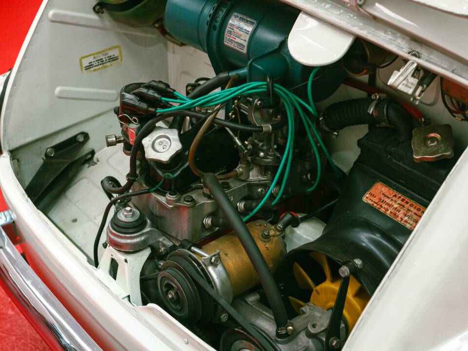Image 28/32 of SEAT 600 D (1968)