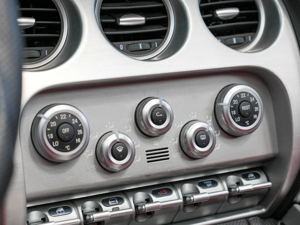 Image 26/50 of Alfa Romeo 8C Spider (2010)