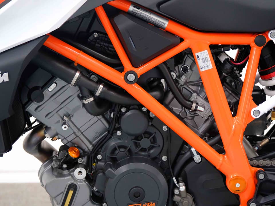 Image 50/83 of KTM 1290 Super Duke R (2018)