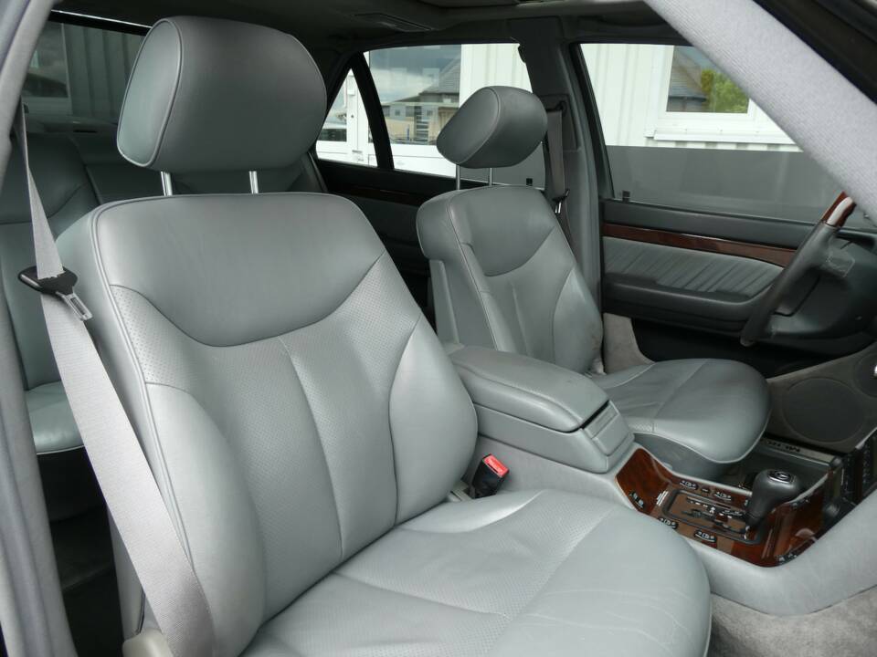 Image 13/16 of Mercedes-Benz S 500 L (1996)