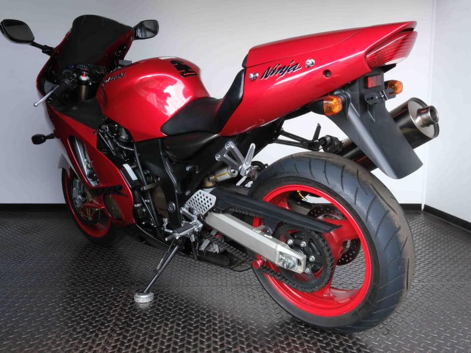 Image 11/91 of Kawasaki Ninja 1200 ZX-12R (2000)