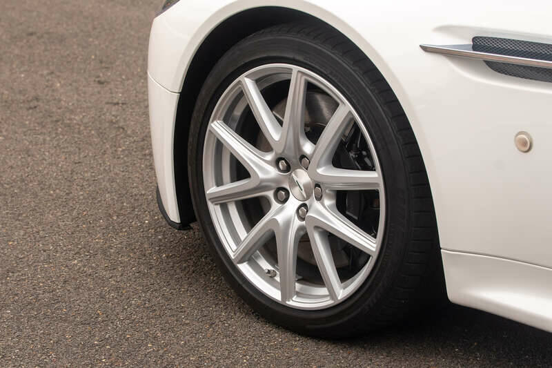 Bild 36/50 von Aston Martin V8 Vantage (2013)