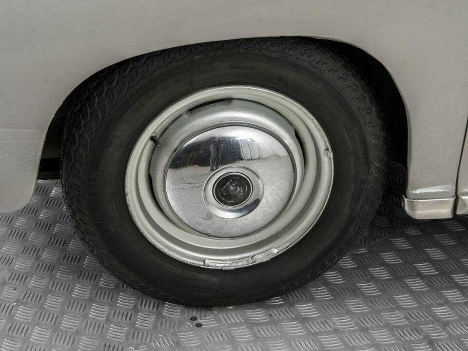 Image 37/50 de Rover 100 (1962)