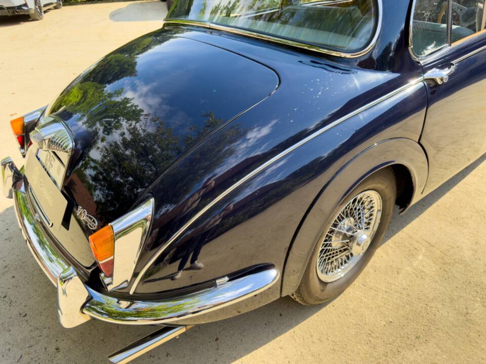 Imagen 15/21 de Daimler V8-250 (1968)