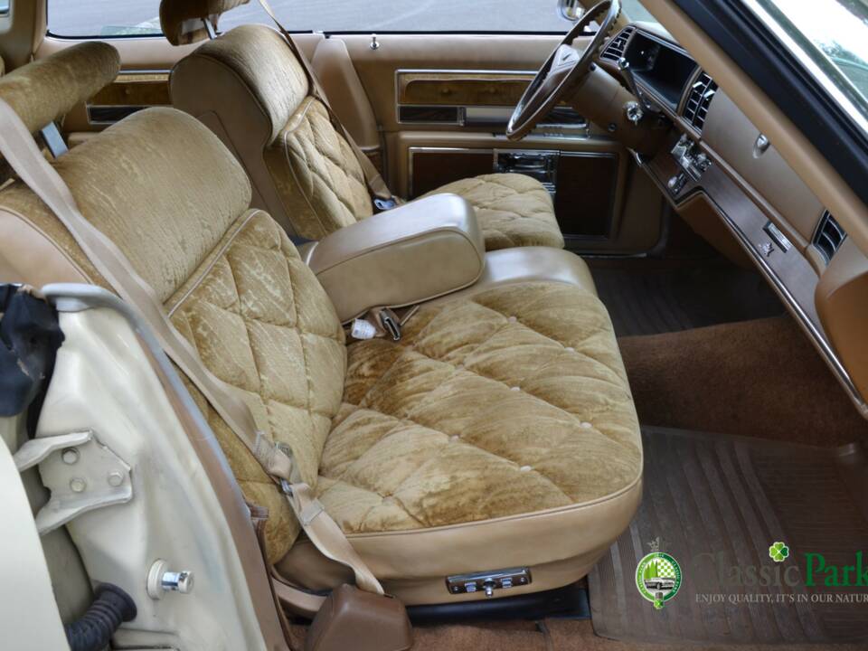Immagine 24/50 di Buick Electra 225 Hardtop (1976)