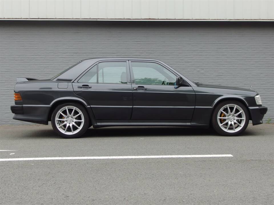 Immagine 5/98 di Mercedes-Benz 190 E 2.3-16 (1985)