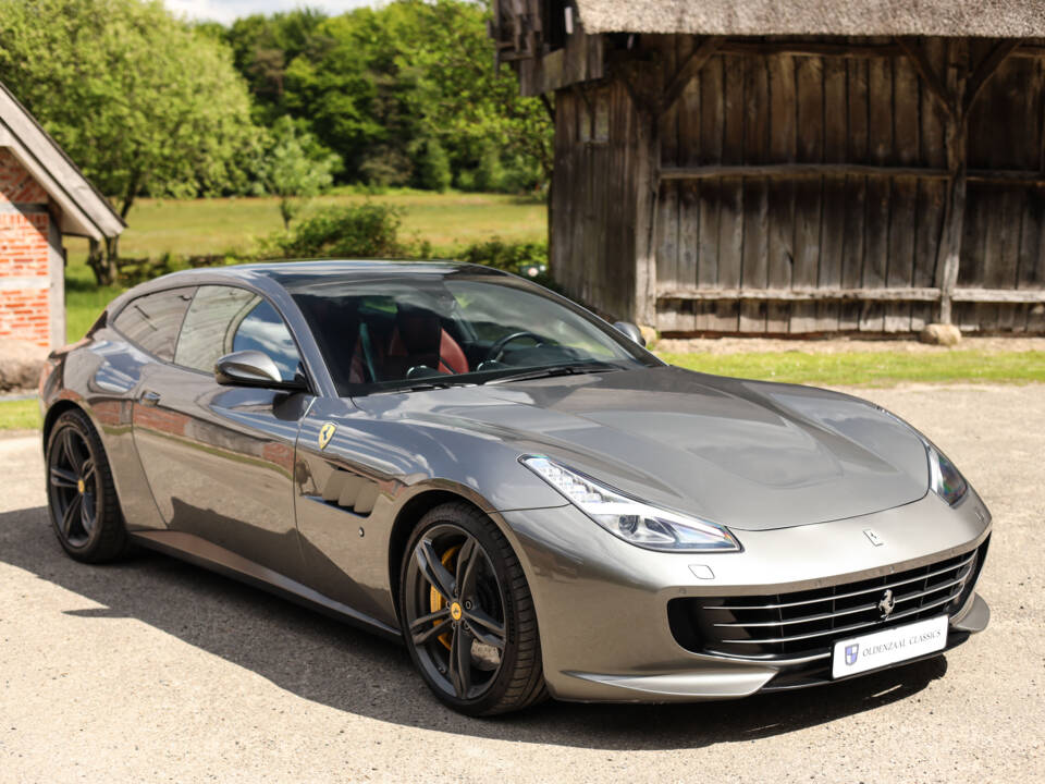 Immagine 6/61 di Ferrari GTC4Lusso (2017)