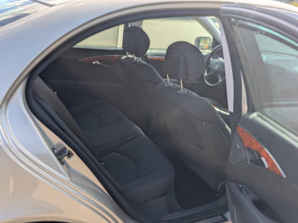 Bild 8/14 von Mercedes-Benz E 220 CDI (2006)