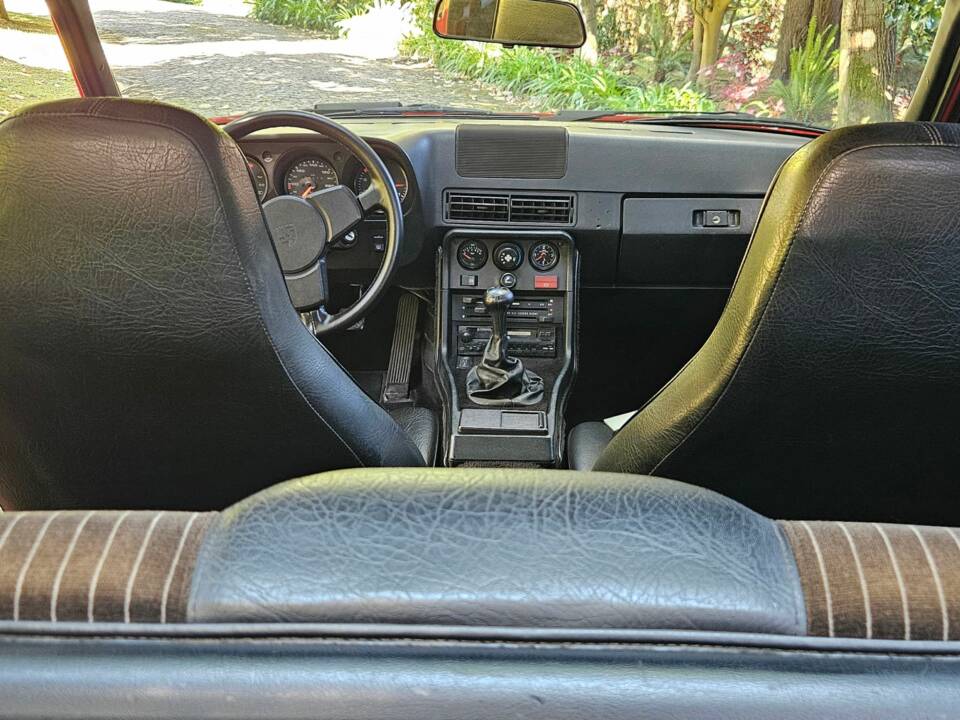 Image 29/31 of Porsche 924 Turbo (1981)