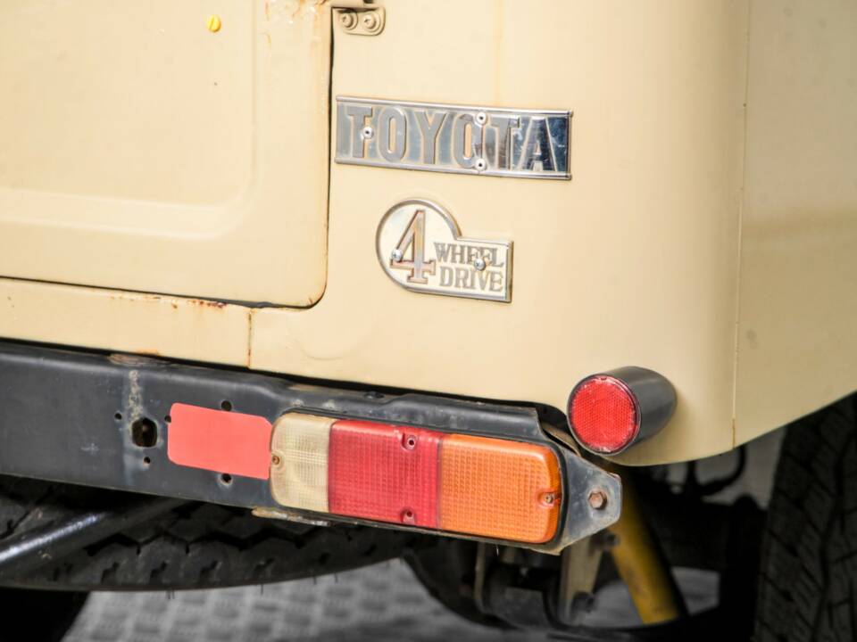 Bild 34/50 von Toyota Landcruiser BJ 45 (1982)