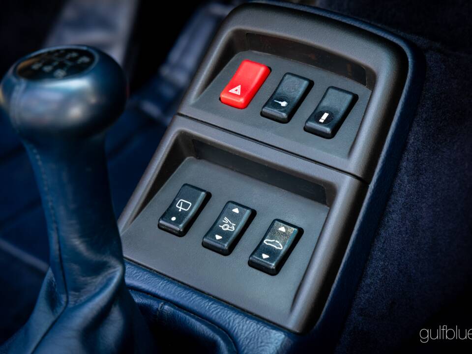 Immagine 28/73 di Porsche 911 Carrera (1995)