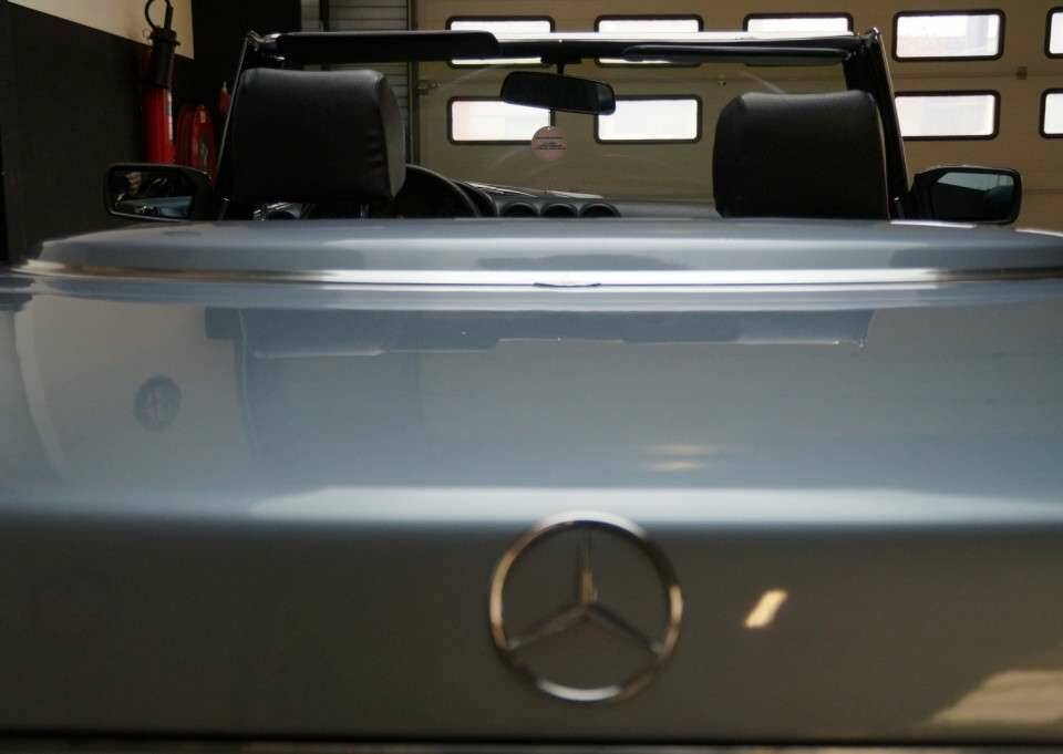 Image 27/41 of Mercedes-Benz 500 SL (1986)