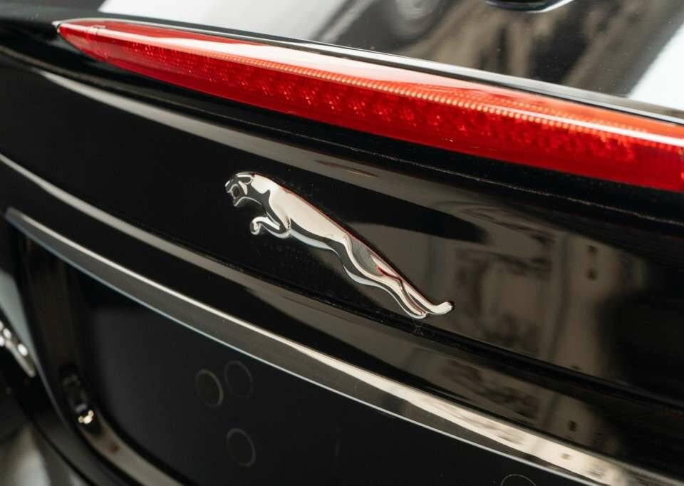 Image 25/50 of Jaguar XKR (2013)