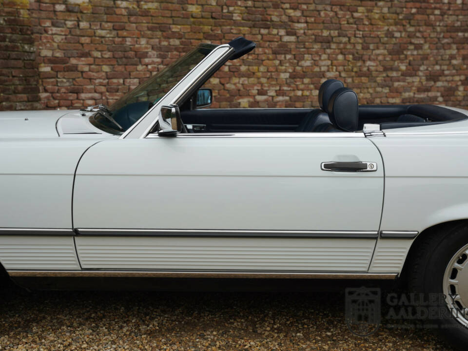 Image 20/50 of Mercedes-Benz 500 SL (1988)