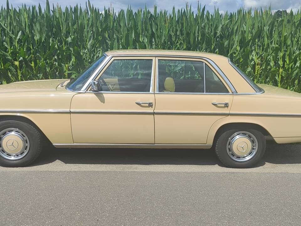 Bild 4/59 von Mercedes-Benz 230&#x2F;4 (1974)