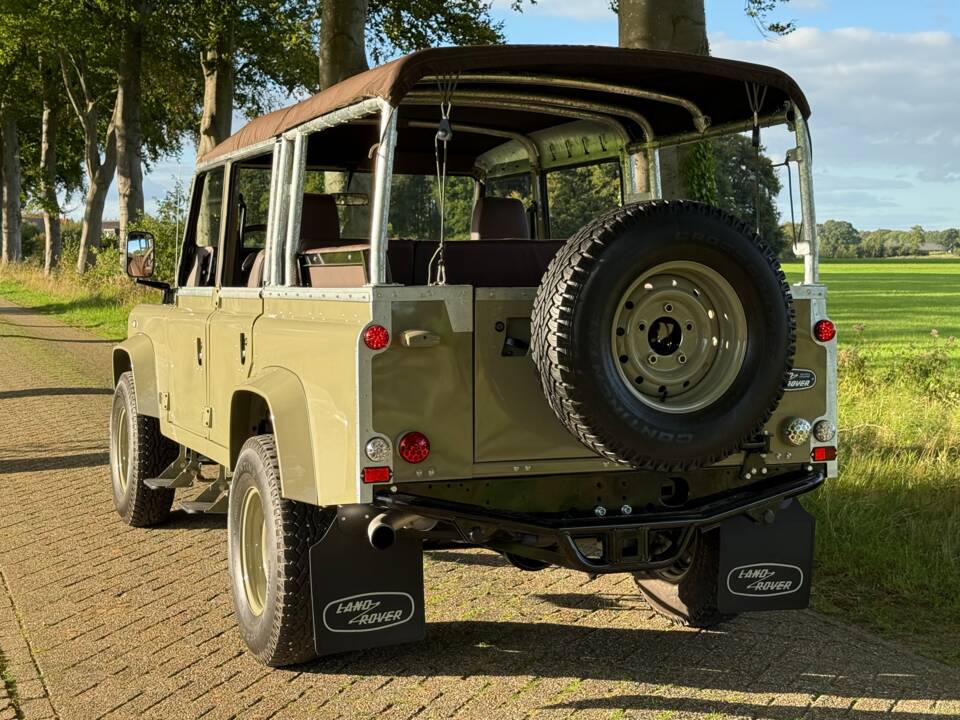 Bild 19/31 von Land Rover Defender 110 (2005)