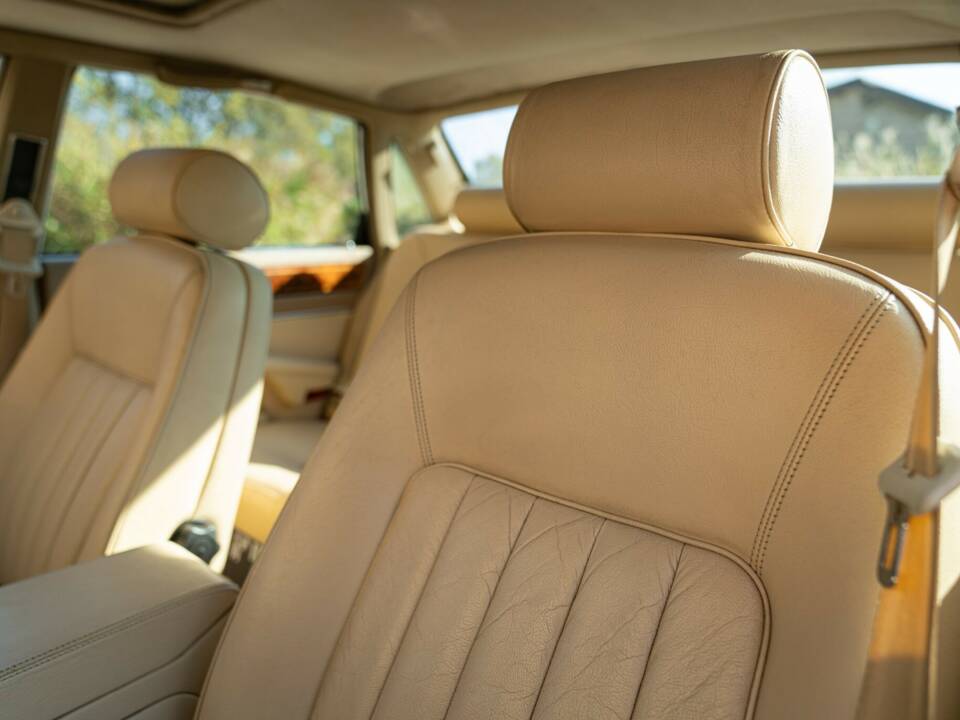 Afbeelding 40/50 van Daimler XJ 6 4.0 (1991)