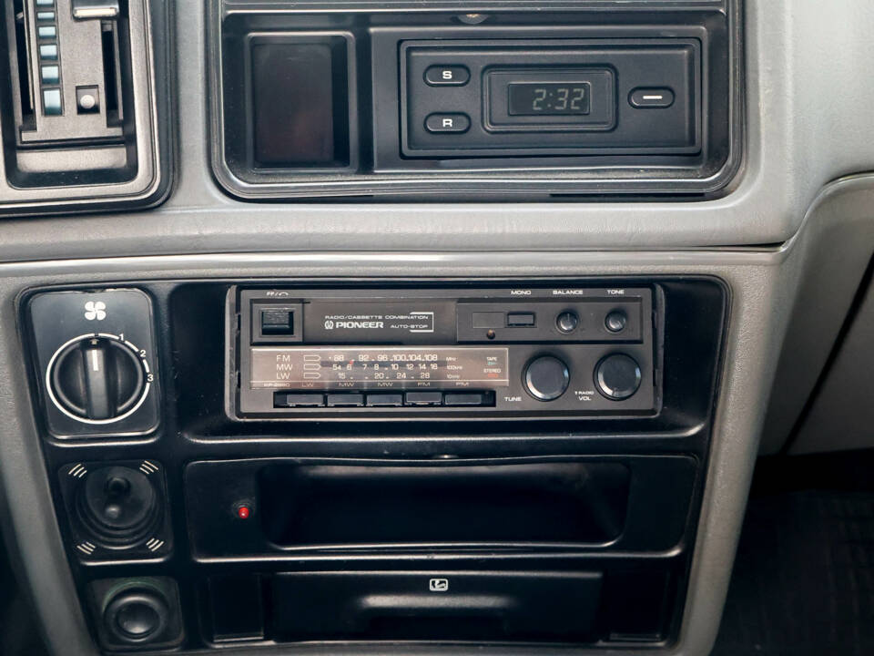 Immagine 38/47 di Ford Sierra RS Cosworth (1987)