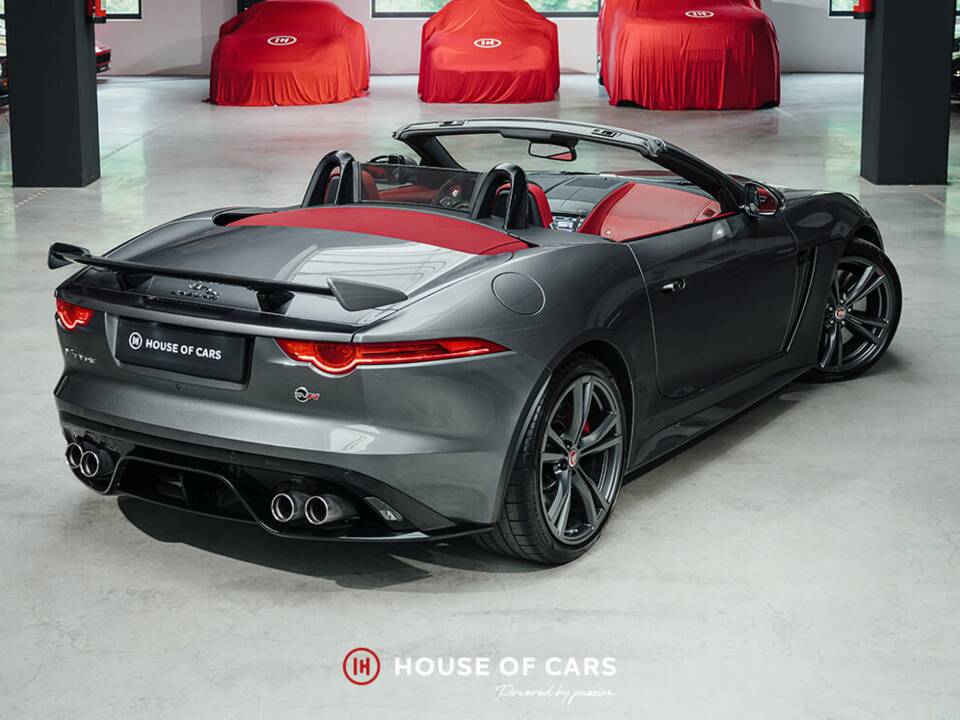Afbeelding 7/25 van Jaguar F-Type SVR (2017)