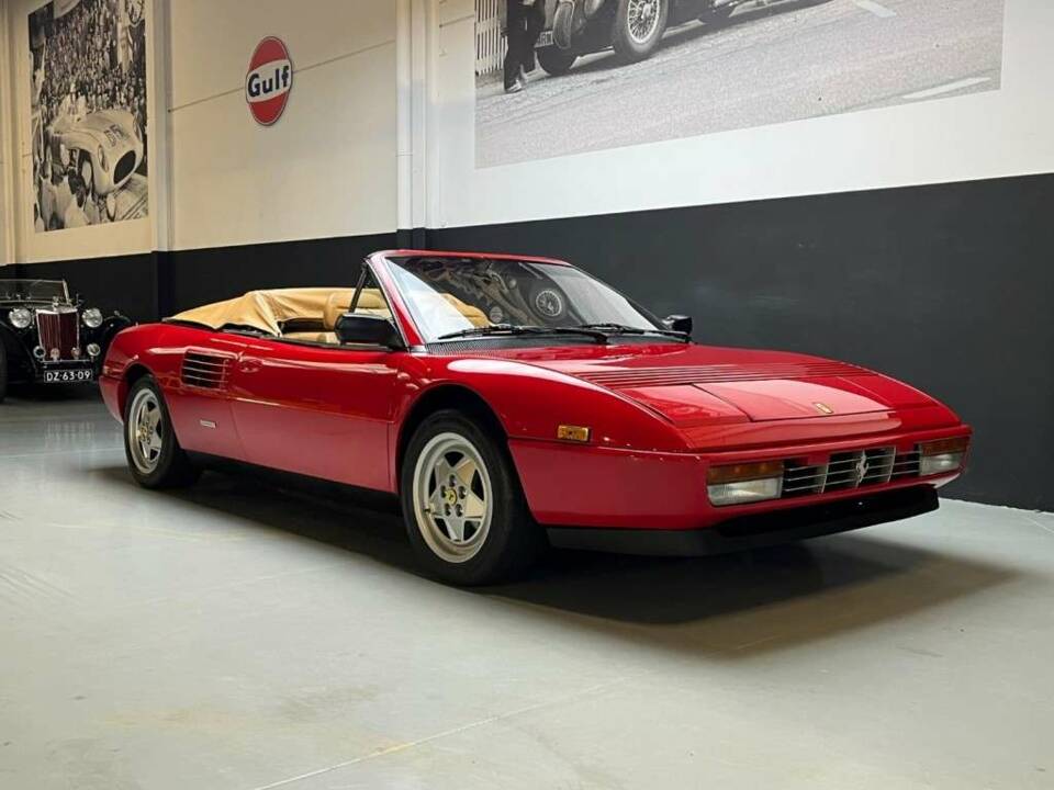 Bild 2/50 von Ferrari Mondial T (1990)