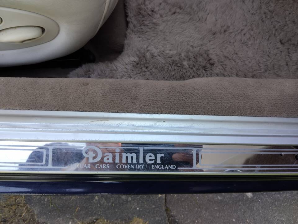 Image 23/71 of Daimler Super V8 (2000)
