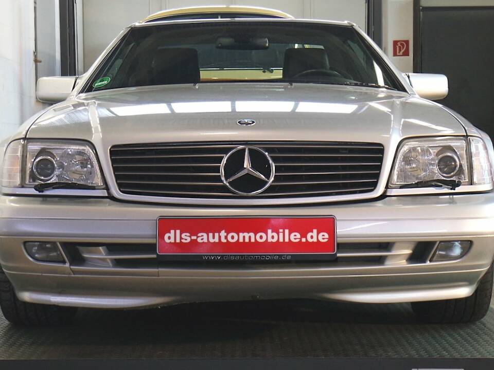 Image 2/9 de Mercedes-Benz SL 500 (1998)