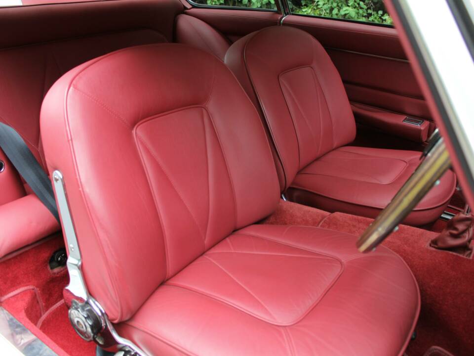 Imagen 10/18 de Aston Martin DB 6 (1966)