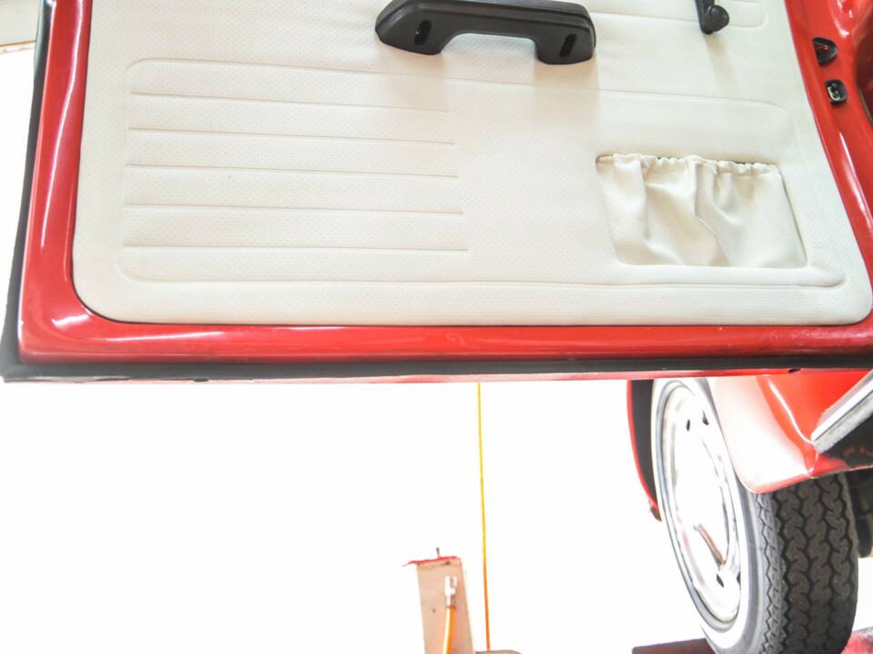 Image 46/50 of Volkswagen Beetle 1200 "Jeans Bug" (1983)