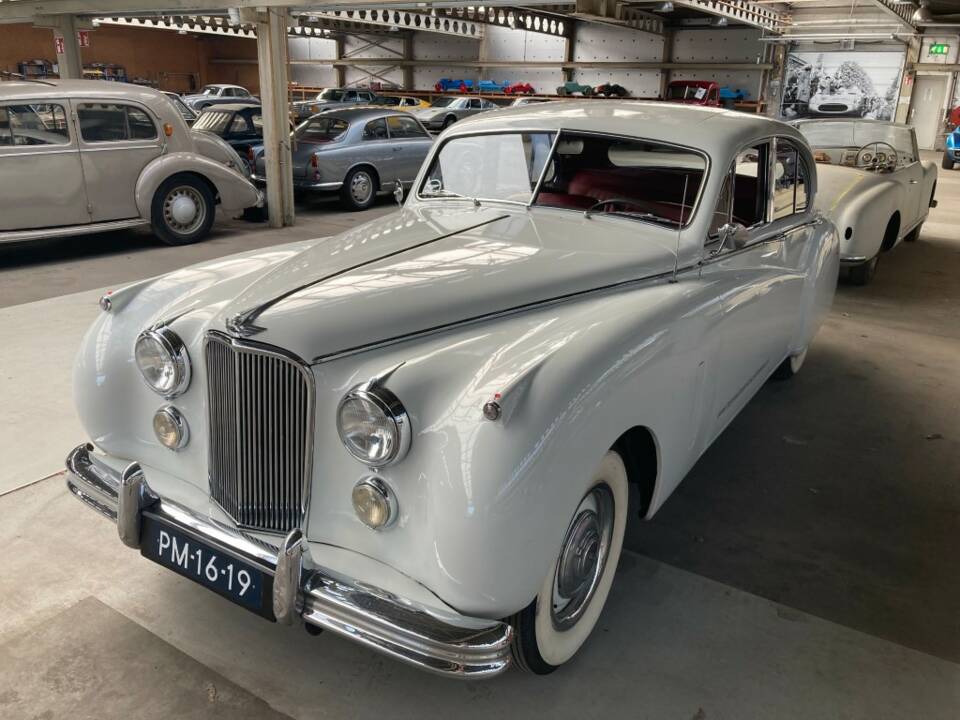 Image 24/38 of Jaguar Mk VII (1952)