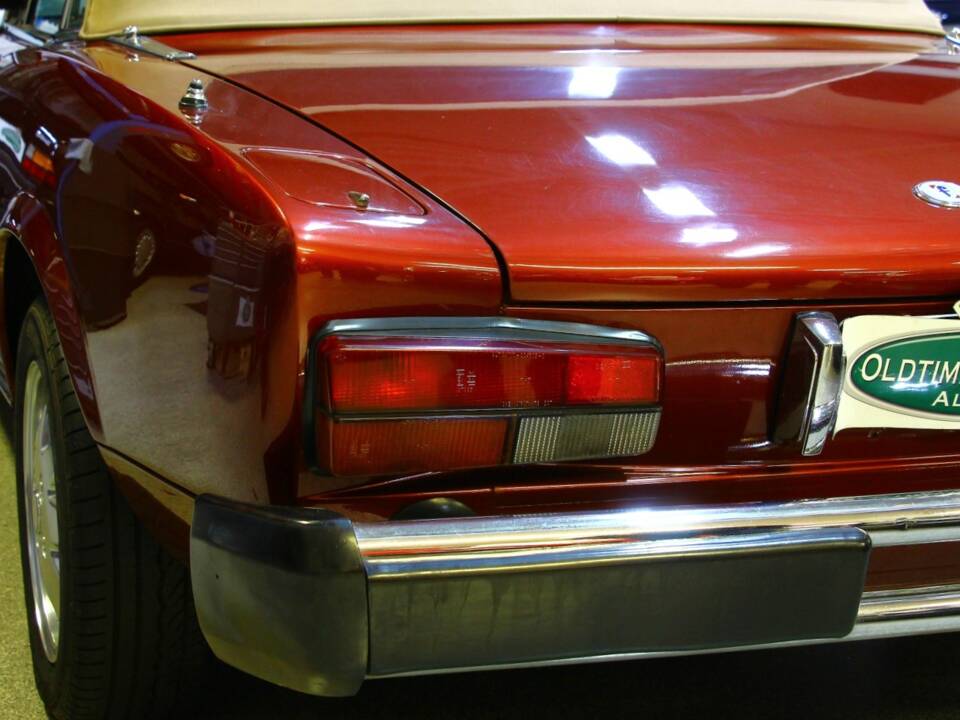 Immagine 11/27 di FIAT Dino Spider (1987)