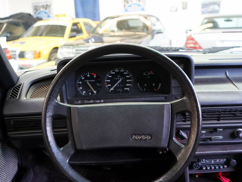 Immagine 28/39 di Audi 200 5T (1982)