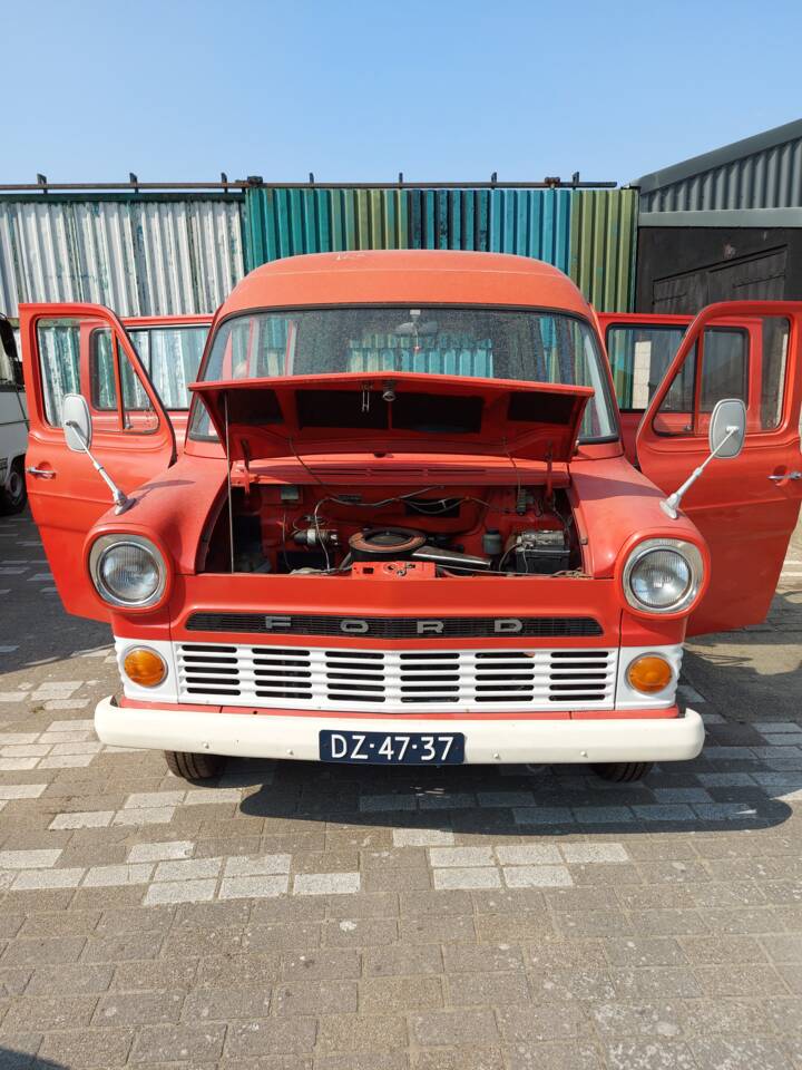 Image 15/26 de Ford Transit (1968)