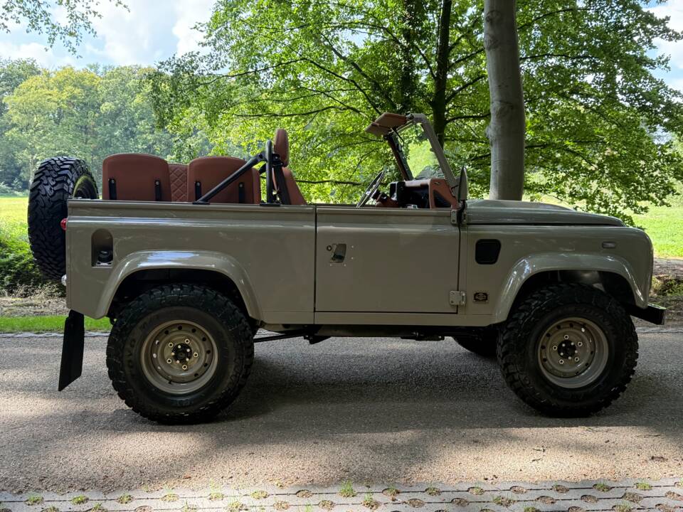 Bild 6/44 von Land Rover Defender 90 Td5 (1999)