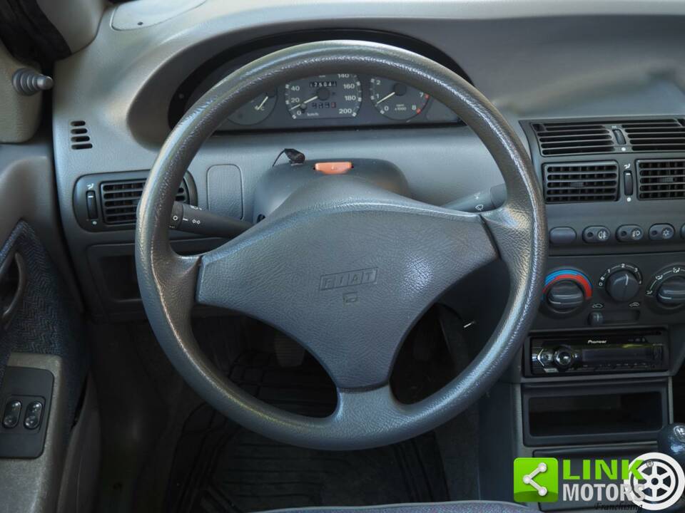 Bild 38/42 von FIAT Punto 90 ELX (1996)