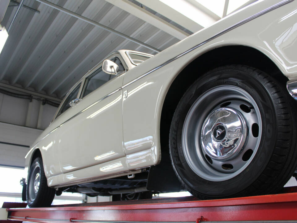 Image 7/50 of Volvo P 121 (1966)
