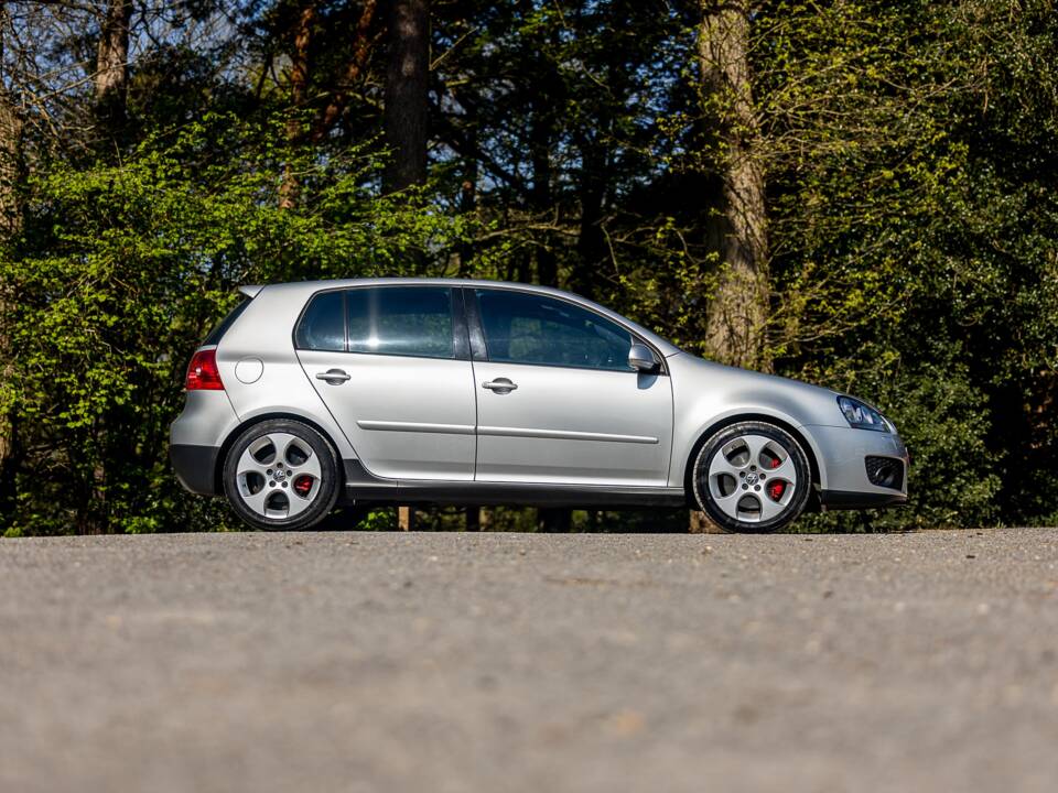 Bild 17/50 von Volkswagen Golf V GTI (2006)