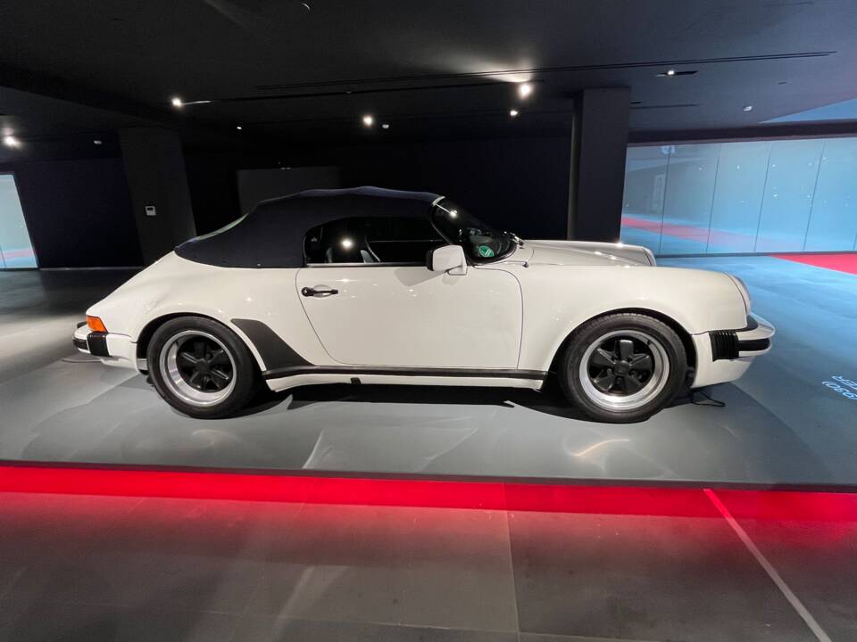 Imagen 3/4 de Porsche 911 Speedster 3.2 (1989)